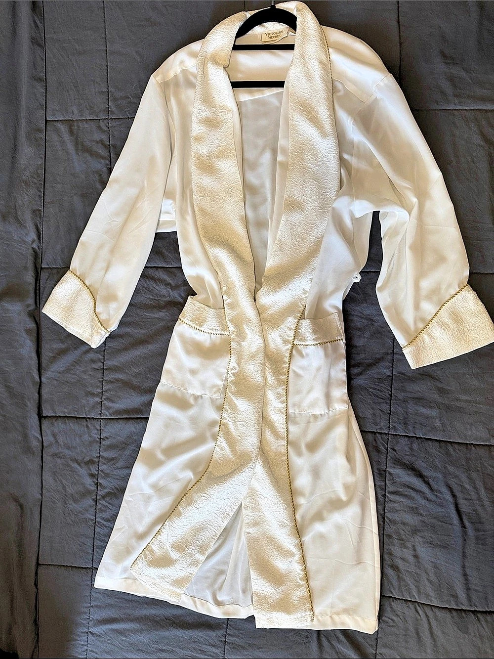 Victoria's Secret Y2K Shawl Collar Robe in White Like New